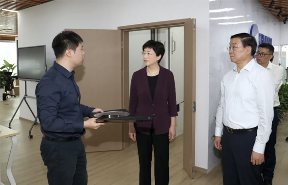 施小琳王凤朝调研城投、交投、轨道、设计咨询集团，要求更好发挥城市建设治理重要主体作用，为推动现代化城市建设担当作为